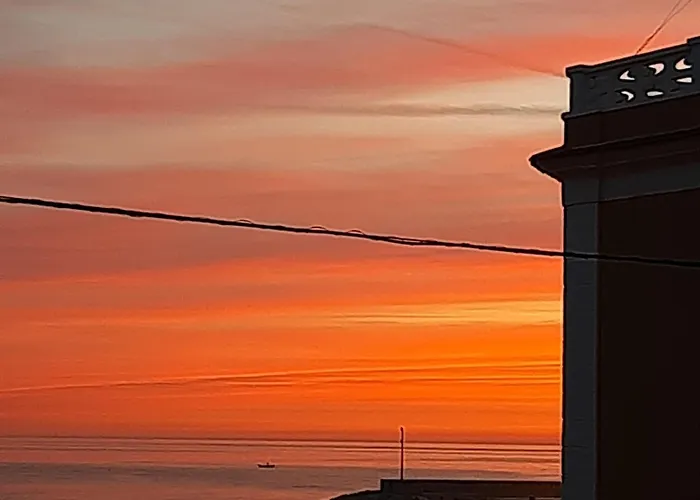 Eden House Apartment *