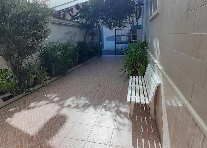 Eden House Apartment