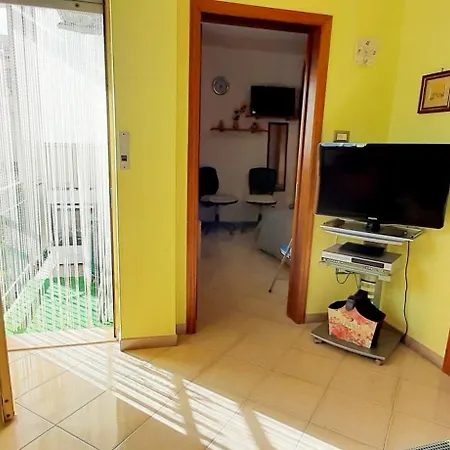 Eden House Apartment *