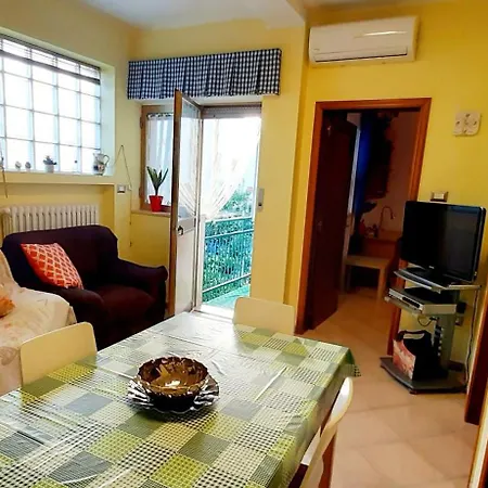 Eden House باري
