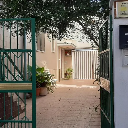 Eden House * Bari